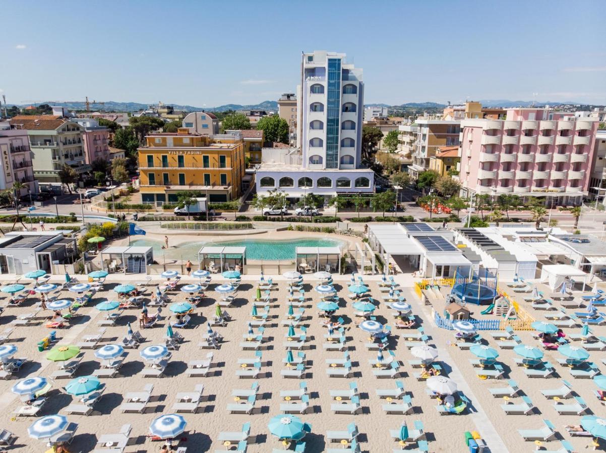 Hotel Alexandra - Beach Front - Healthy Xxl Breakfast & Brunch Until 12 30 - Parking Included Misano Adriatico Zewnętrze zdjęcie