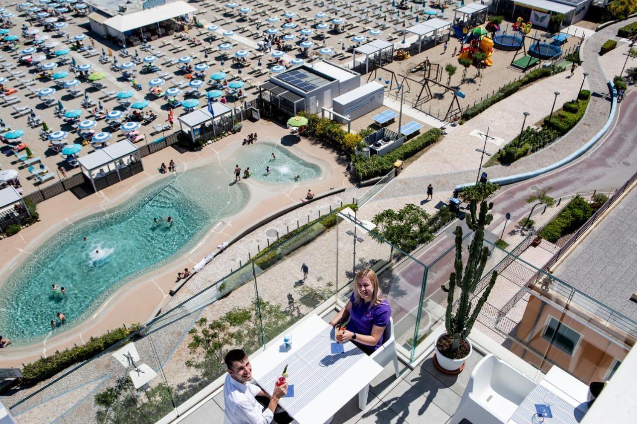 Hotel Alexandra - Beach Front - Healthy Xxl Breakfast & Brunch Until 12 30 - Parking Included Misano Adriatico Zewnętrze zdjęcie