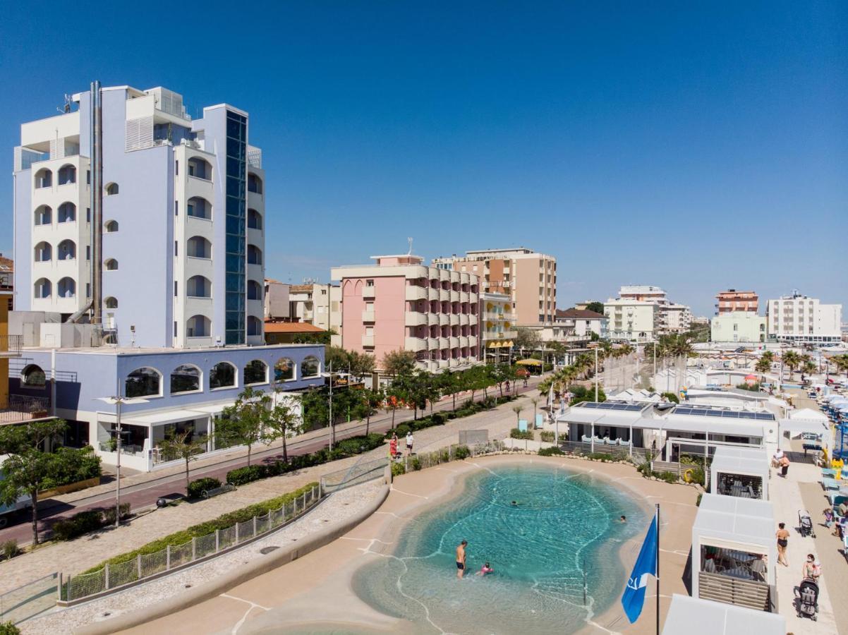 Hotel Alexandra - Beach Front - Healthy Xxl Breakfast & Brunch Until 12 30 - Parking Included Misano Adriatico Zewnętrze zdjęcie