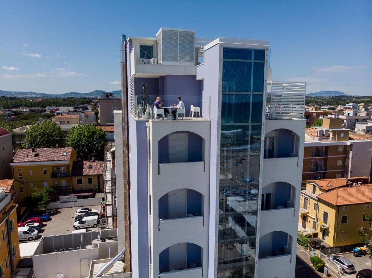 Hotel Alexandra - Beach Front - Healthy Xxl Breakfast & Brunch Until 12 30 - Parking Included Misano Adriatico Zewnętrze zdjęcie