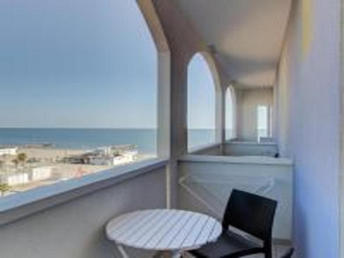 Hotel Alexandra - Beach Front - Healthy Xxl Breakfast & Brunch Until 12 30 - Parking Included Misano Adriatico Zewnętrze zdjęcie