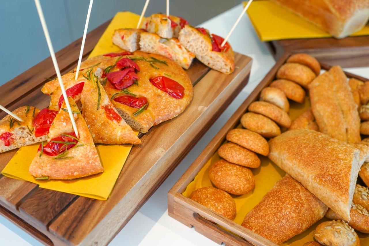 Hotel Alexandra - Beach Front - Healthy Xxl Breakfast & Brunch Until 12 30 - Parking Included Misano Adriatico Zewnętrze zdjęcie