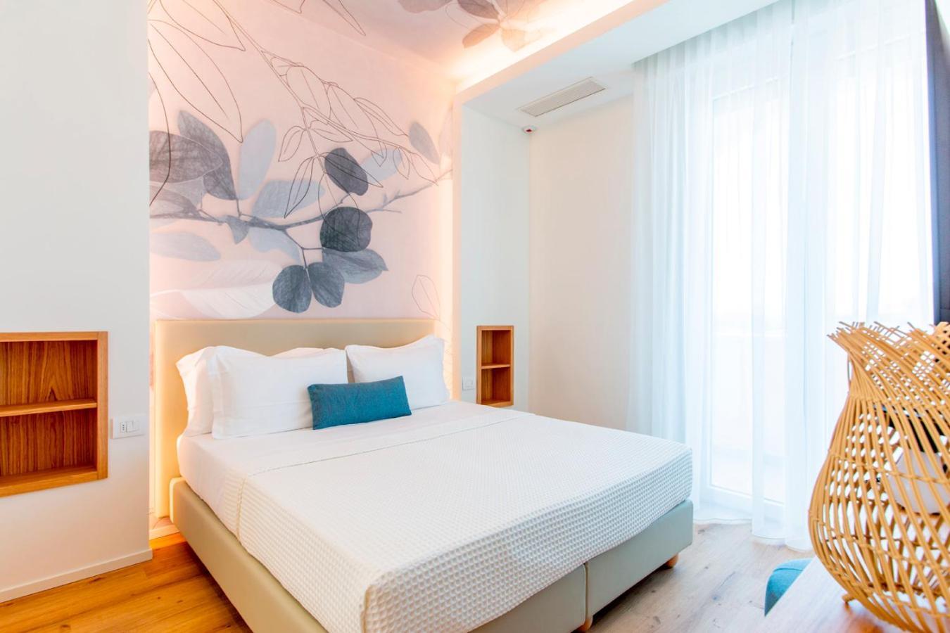 Hotel Alexandra - Beach Front - Healthy Xxl Breakfast & Brunch Until 12 30 - Parking Included Misano Adriatico Zewnętrze zdjęcie