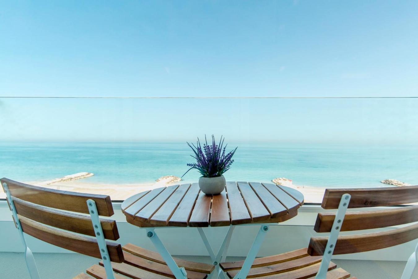 Hotel Alexandra - Beach Front - Healthy Xxl Breakfast & Brunch Until 12 30 - Parking Included Misano Adriatico Zewnętrze zdjęcie