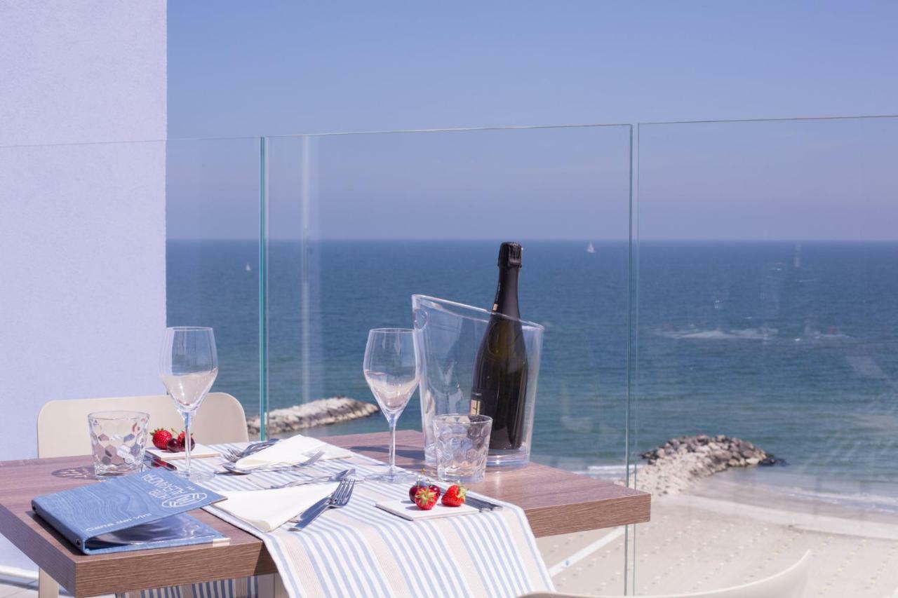 Hotel Alexandra - Beach Front - Healthy Xxl Breakfast & Brunch Until 12 30 - Parking Included Misano Adriatico Zewnętrze zdjęcie