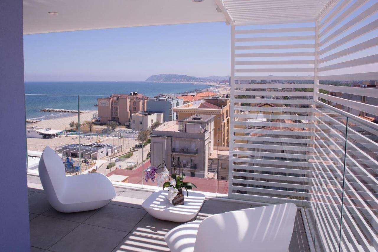 Hotel Alexandra - Beach Front - Healthy Xxl Breakfast & Brunch Until 12 30 - Parking Included Misano Adriatico Zewnętrze zdjęcie